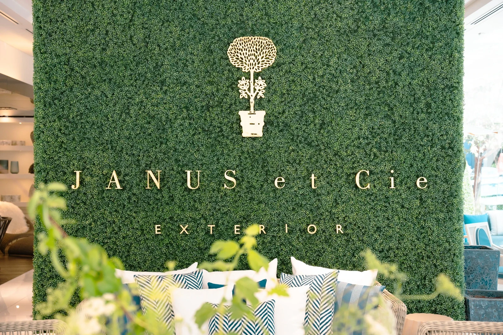 Janus et Ci x Belle Magazine — photograph 1